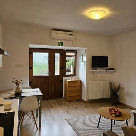 Pud Oreh דירה Roč